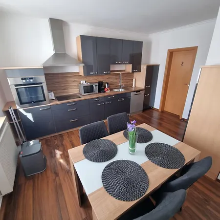 3-4 Personenzimmer - Mit King Size Bett Und Gemeinschaftskueche Homestay Kassel