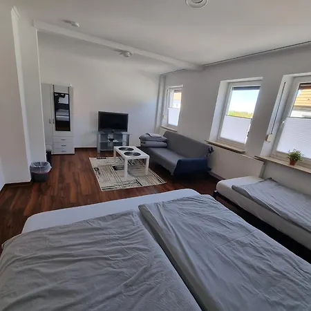 Homestay 3-4 Personenzimmer - Mit King Size Bett Und Gemeinschaftskueche *