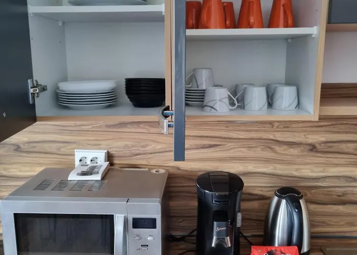 民宿 3-4 Personenzimmer - Mit King Size Bett Und Gemeinschaftskueche 卡塞尔